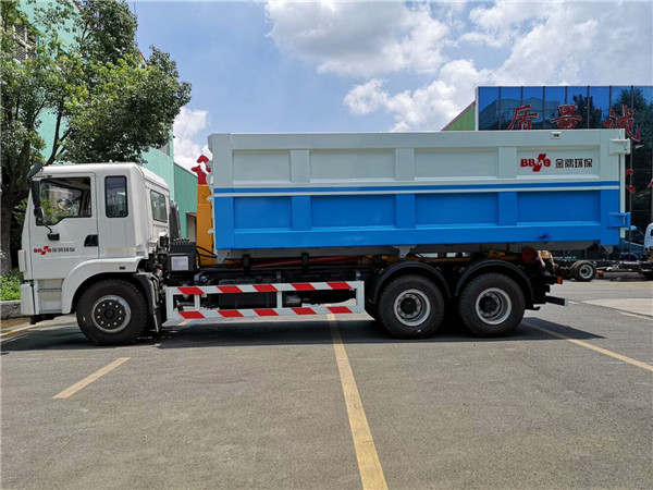 28噸東風(fēng)商用車勾臂式垃圾車