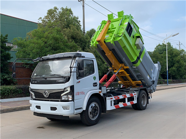 8噸東風多利卡D7勾臂車（黃牌）