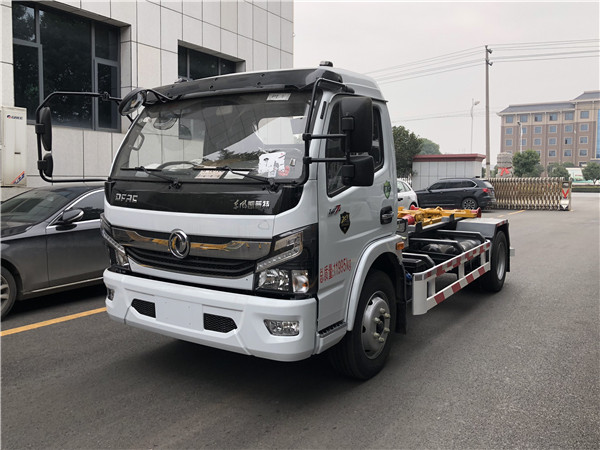 8噸東風(fēng)多利卡D7勾臂車（黃牌）