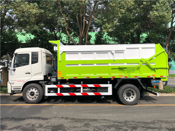 東風(fēng)天錦對接式垃圾車