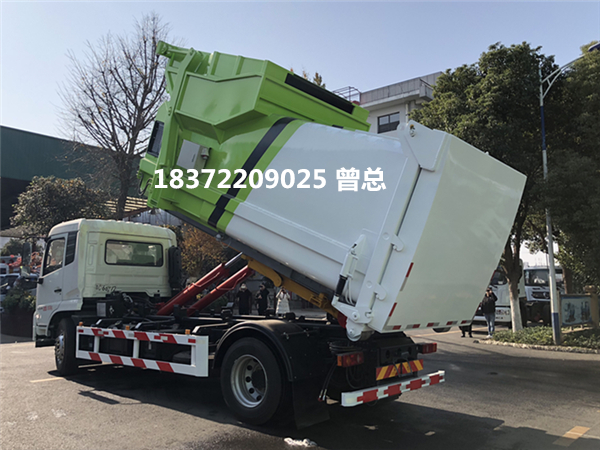 國六東風天錦18噸勾臂式垃圾車批量下線啦暨圣誕節(jié)獻禮