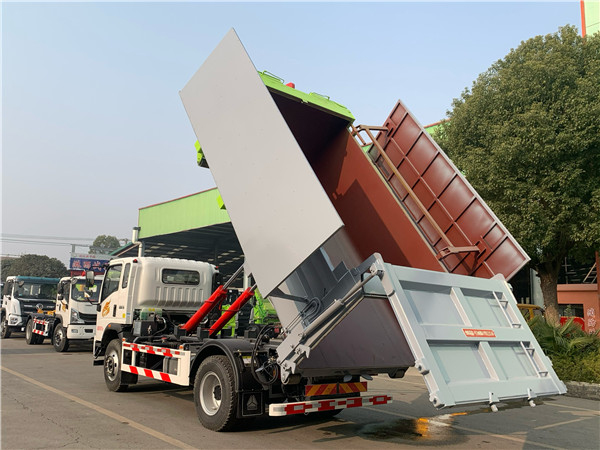 16噸重汽豪曼勾臂垃圾車